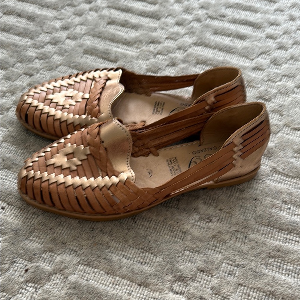 Women's Made and Bought in Mexico Tan Leather Huarache Flats